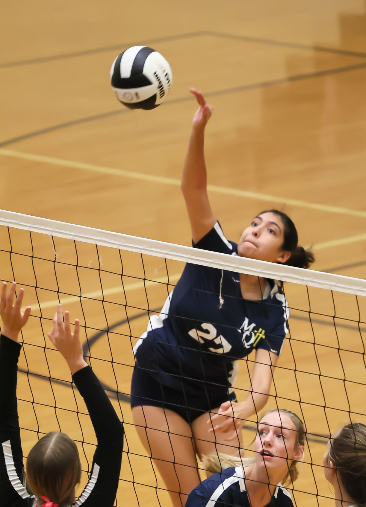 Marquette vs Calumet volleyball